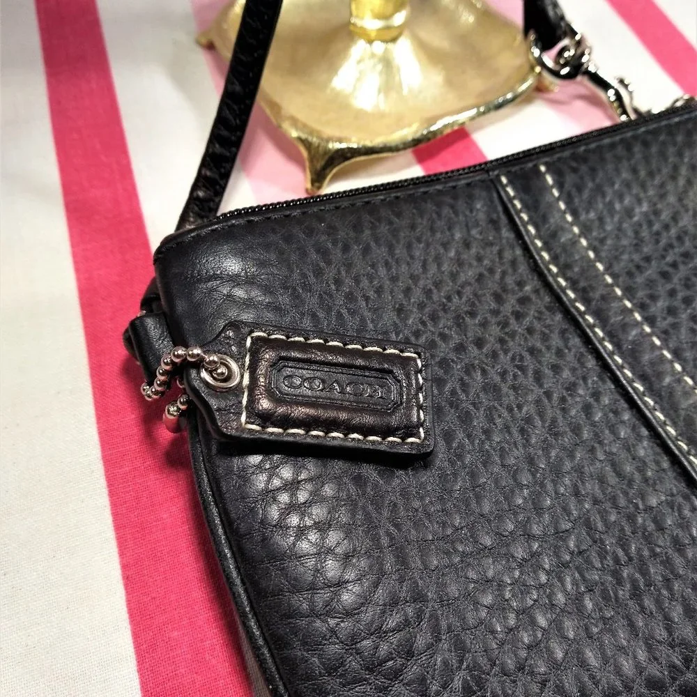 Charming Coach Black Pebble Leather Wristlet with Logo Hang Tag NEW Old Stock! - Picture 2 of 11